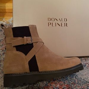 Donald Pliner brand new in box boots.